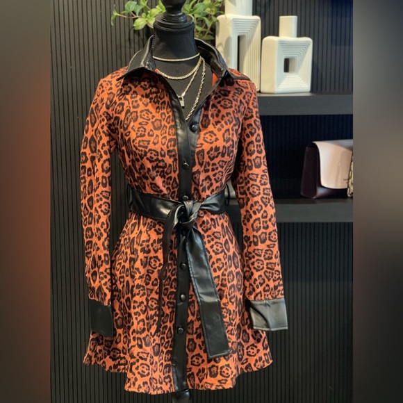 L’ATISTE BY AMY DRESS Jaxson Jaguar Print - Picture 3 of 8